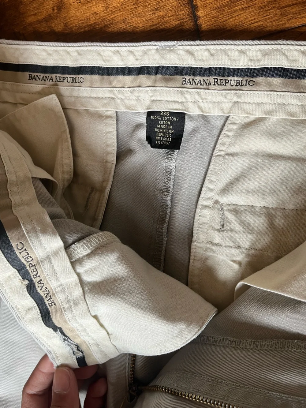Banana Republic Pleated Chinos 33S
